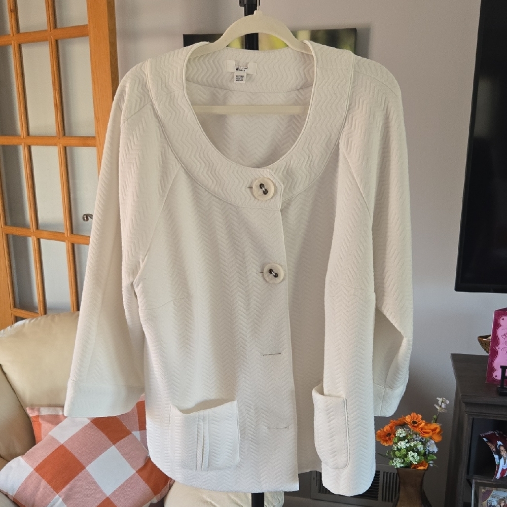 White Textured Button-Up Cardigan🤍